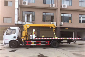 西便门附近汽车轮胎更换